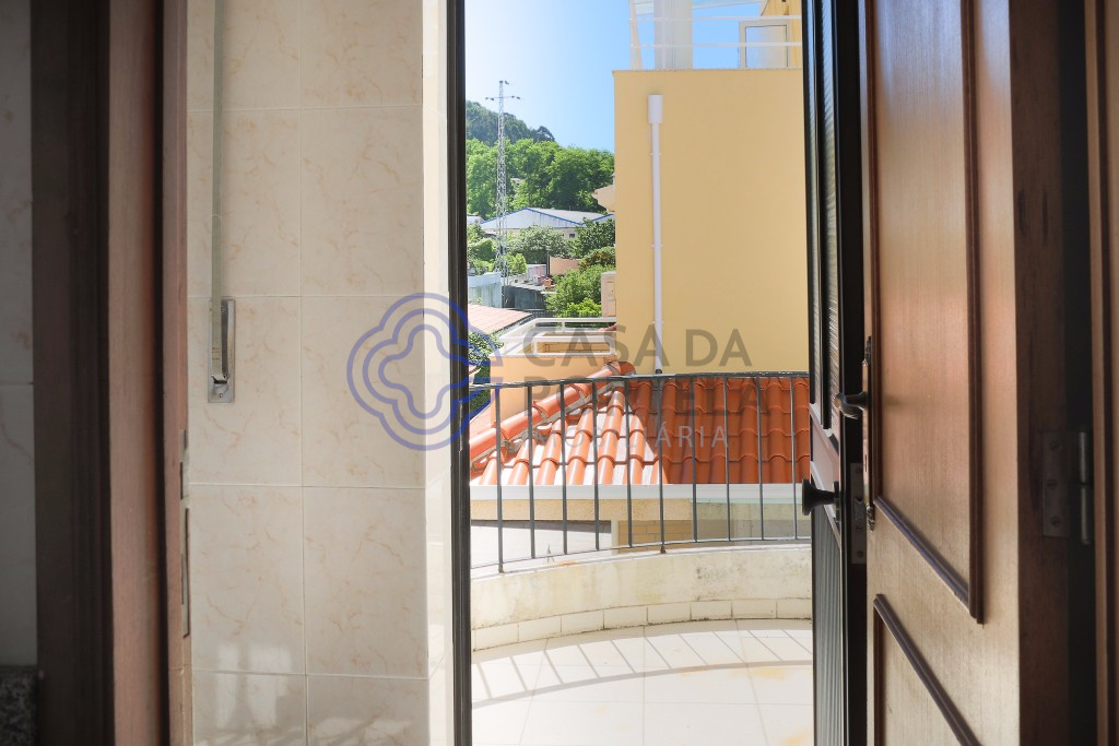 Andar  Moradia T3 Duplex - Oliveira do Douro - 005