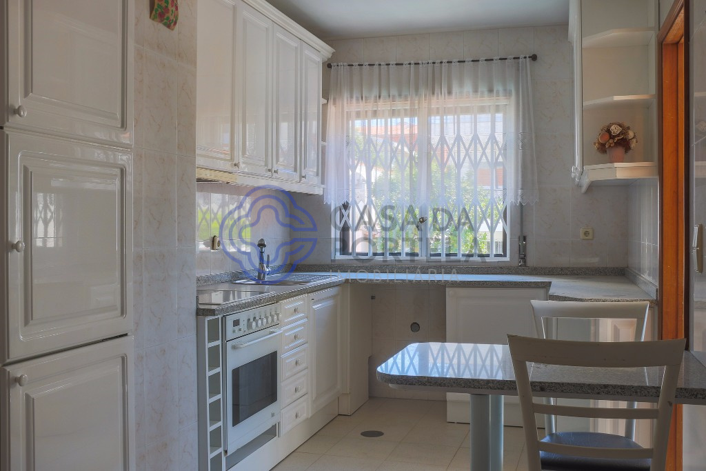 Andar  Moradia T3 Duplex - Oliveira do Douro - 003