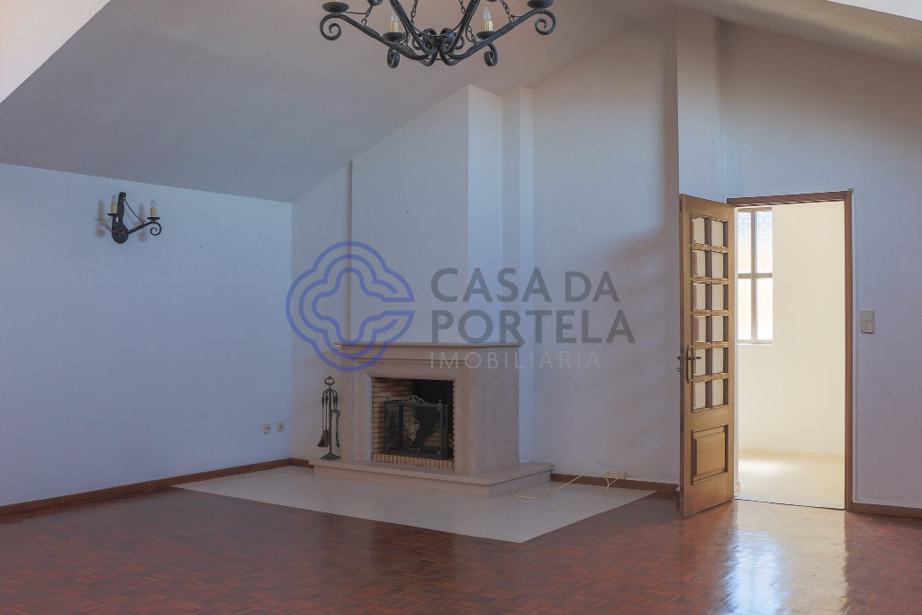 Andar  Moradia T3 Duplex - Oliveira do Douro - 022