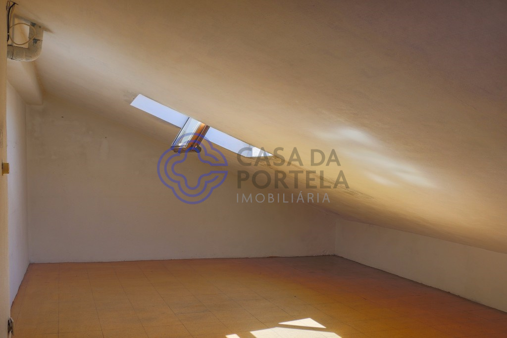 Andar  Moradia T3 Duplex - Oliveira do Douro - 024