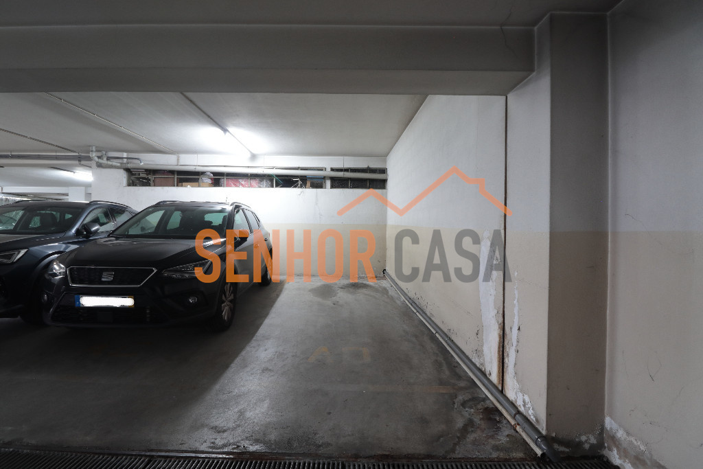 Apartamento T2 Águas Santas Maia com lugar de garagem e varanda - garagem