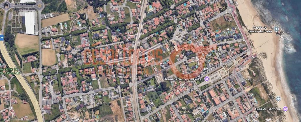 Land for sale in Vila Nova de Gaia, Portugal — €450,000