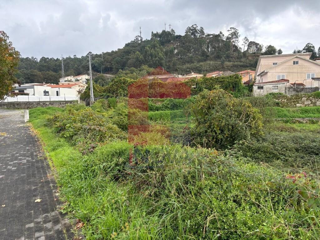 Terreno em Amares