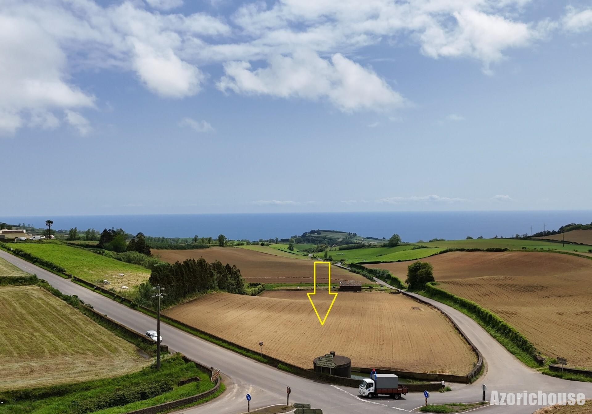 Land for sale in Macedo de Cavaleiros, Portugal — €139,000