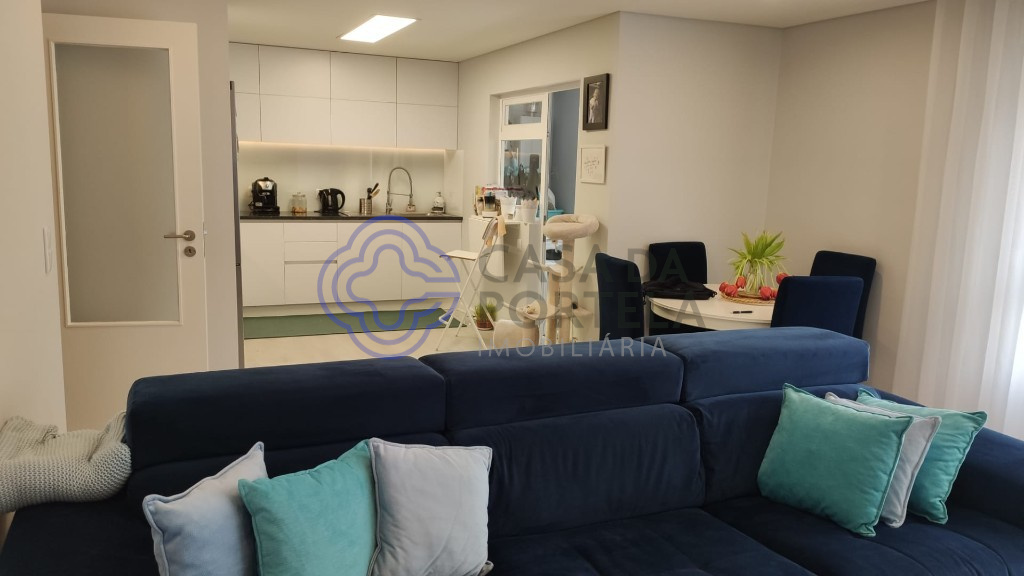 T2 - Rua dos Amigos do Porto -  Sala em open space (6)