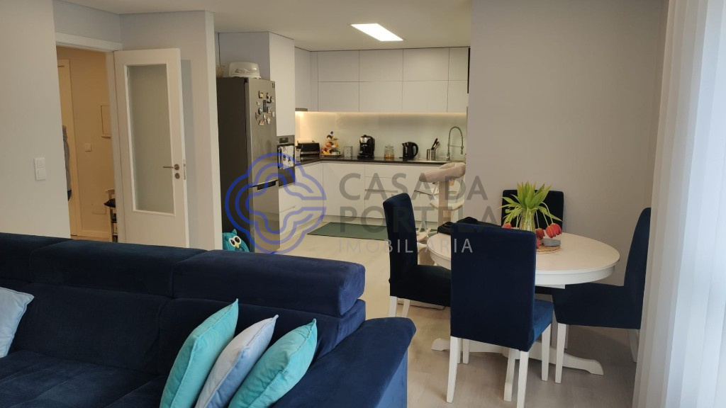 T2 - Rua dos Amigos do Porto -  Sala em open space (5)