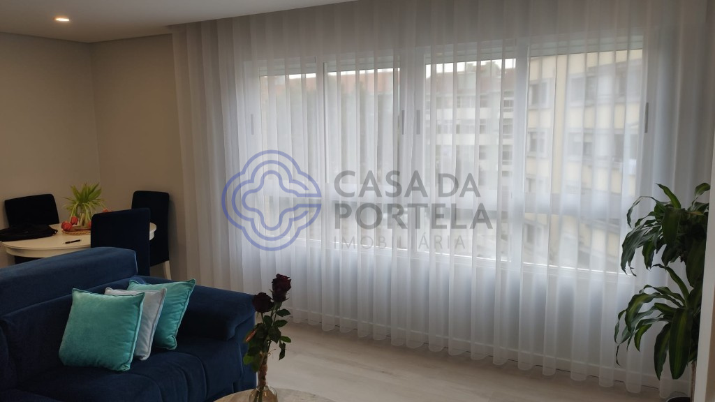 T2 - Rua dos Amigos do Porto -  Sala em open space (3)