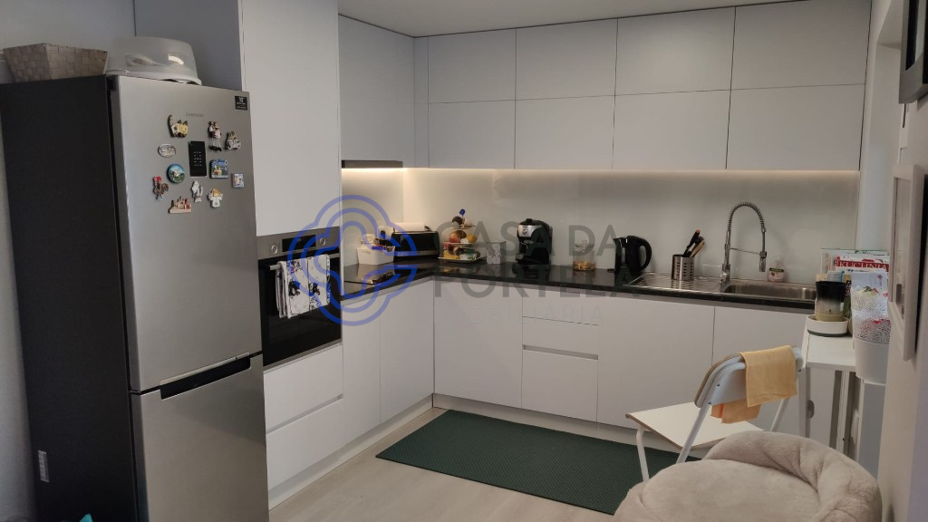 T2 - Rua dos Amigos do Porto -  Sala em open space (1)