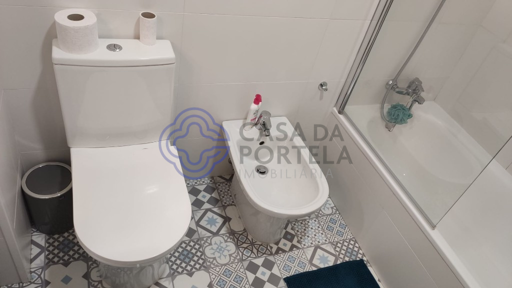 T2 - Rua dos Amigos do Porto -  Casa de banho - apoio (1)