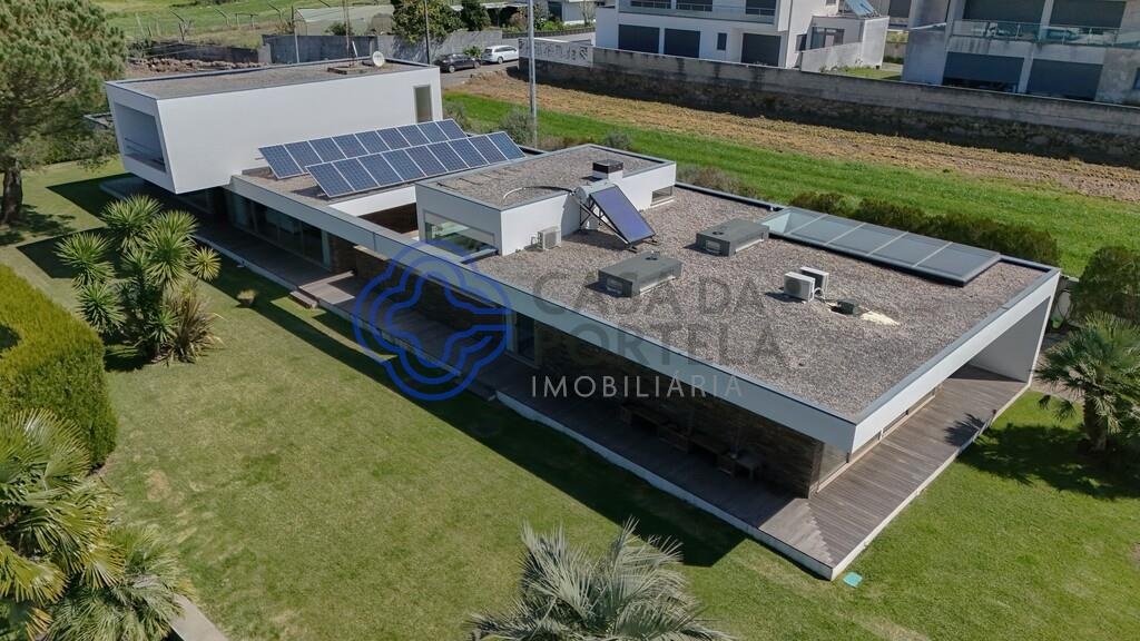 Elegância Contemporânea e Sustentabilidade em Gemeses, moradia T4 , jardim, piscina, A+, horta!