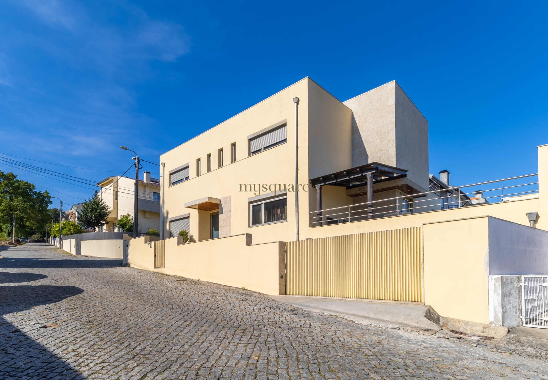 Independent T4 House with pool - Carvalhos, Vila Nova de Gaia