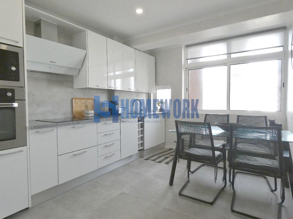 3 bedroom apartment completely renovated – Pragal - Almada