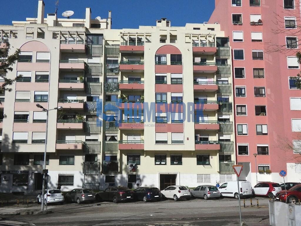 Apartamento T1 com arrecadação – Massamá - Sintra