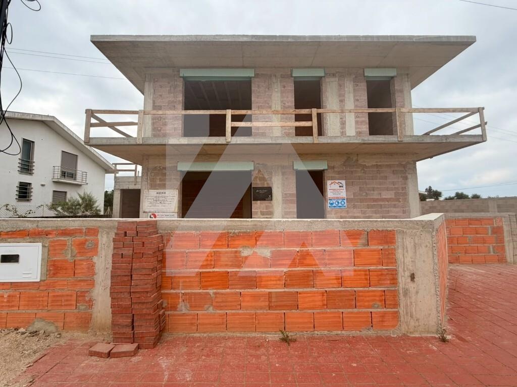 Moradia  T3+1 em construção – Avanca