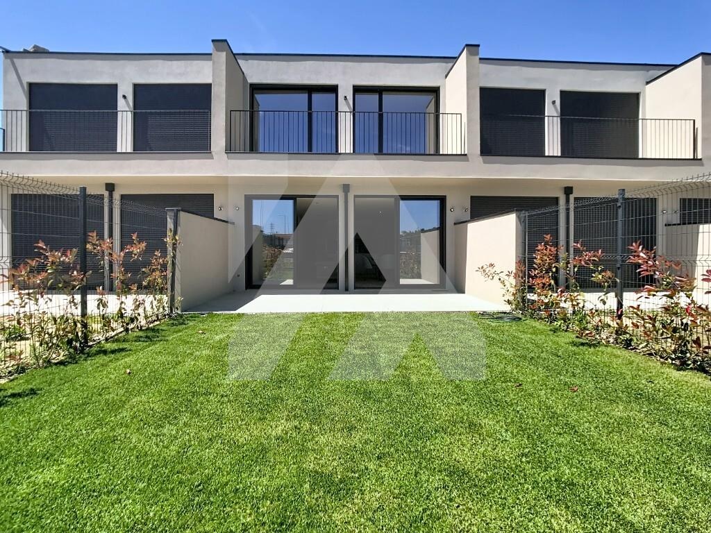 MORADIA EM BANDA – T3 | VILLAS DA MADRIA