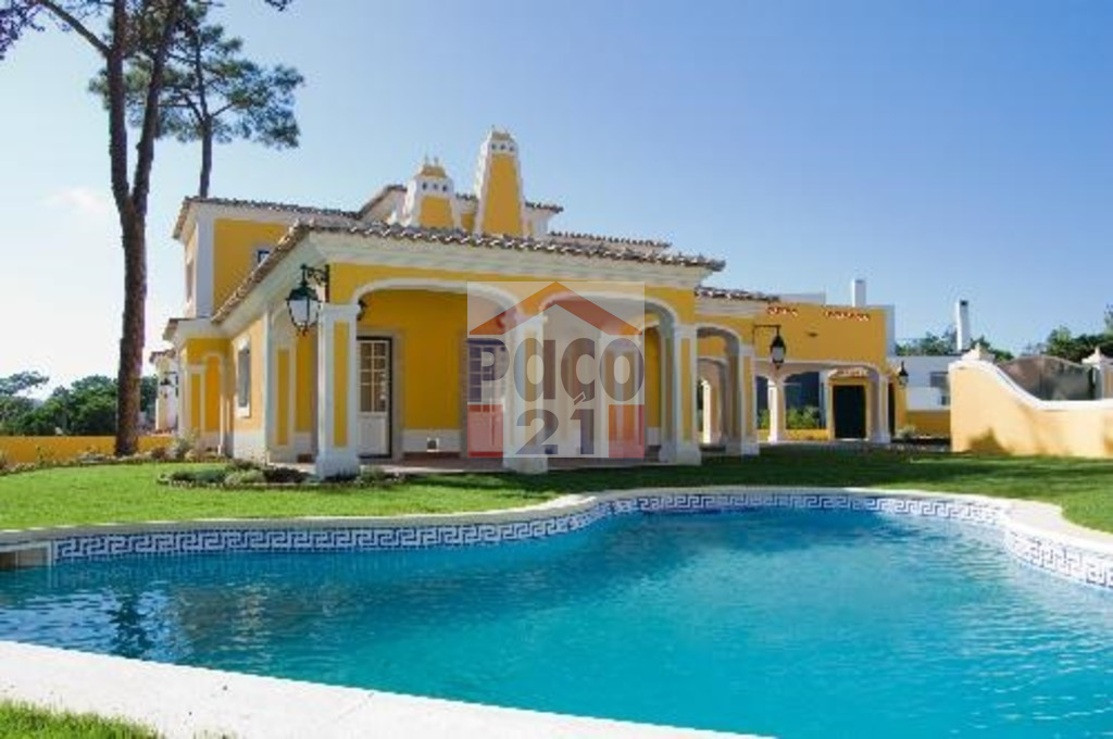 Vista lateral e Piscina