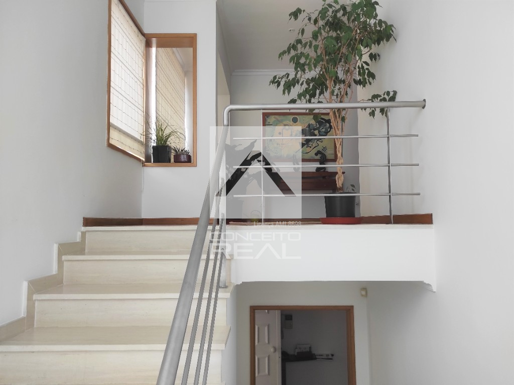 Escadas acesso 1 piso