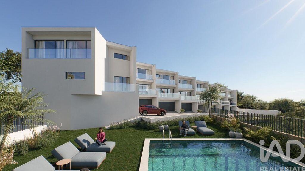House in Costa - Image 3