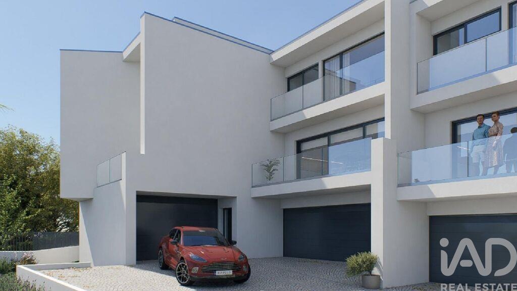 House in Costa - Image 4