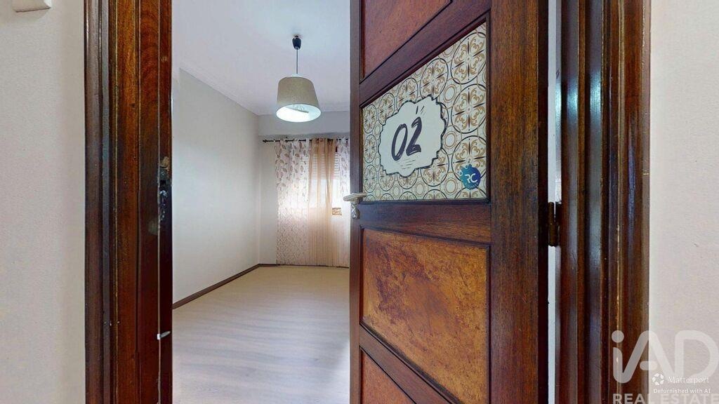 Apartment in Paranhos - Image 4