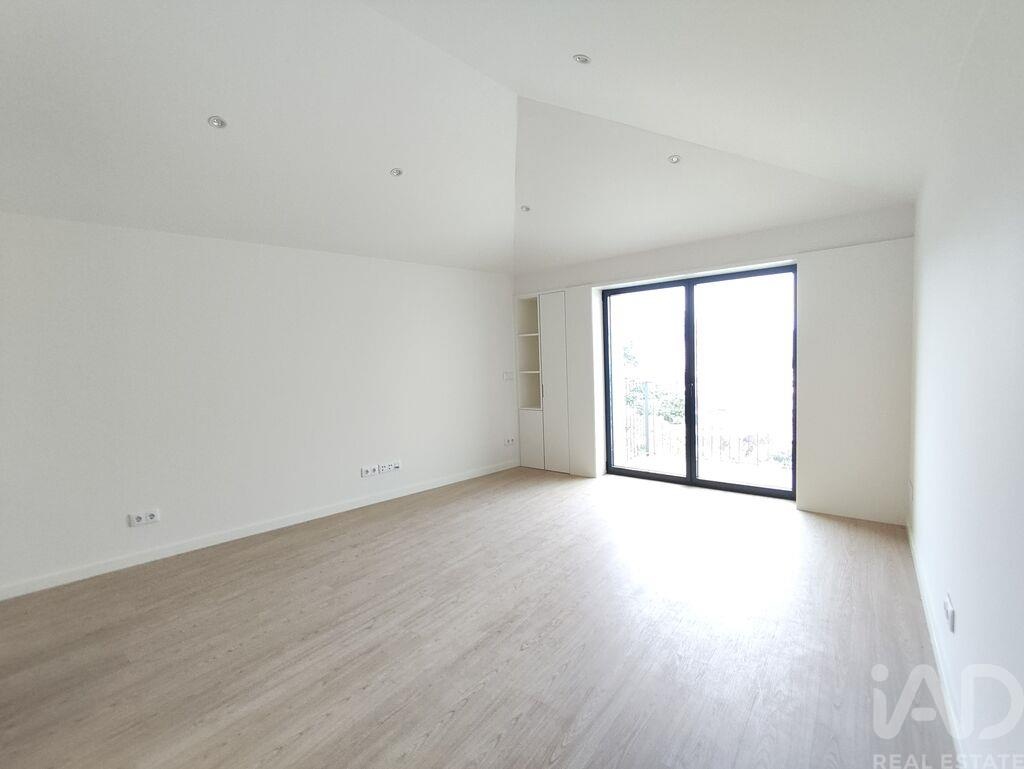 Apartment in Lordelo do Ouro - Image 3