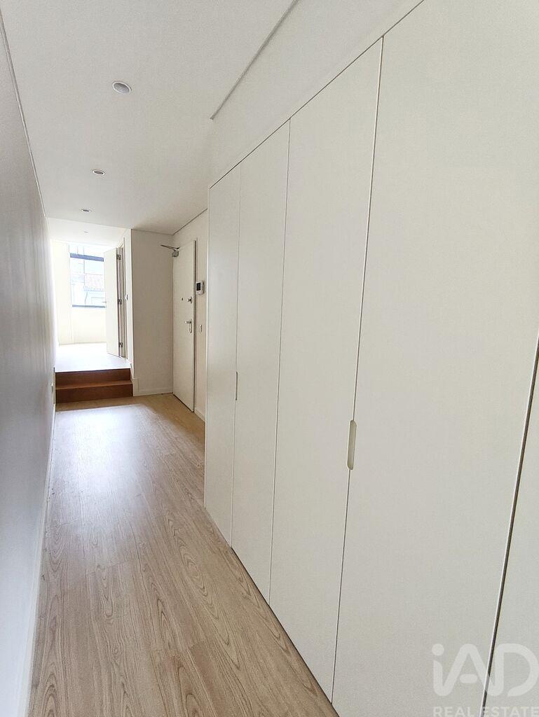Apartment in Lordelo do Ouro - Image 5