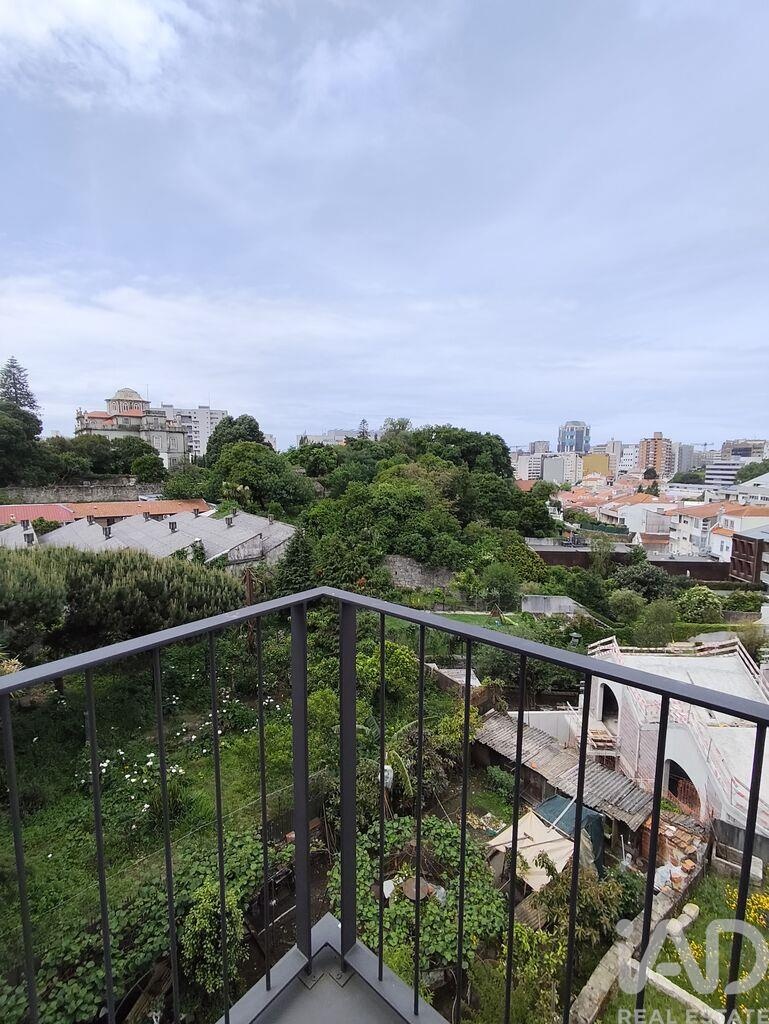 Apartment in Lordelo do Ouro - Image 5