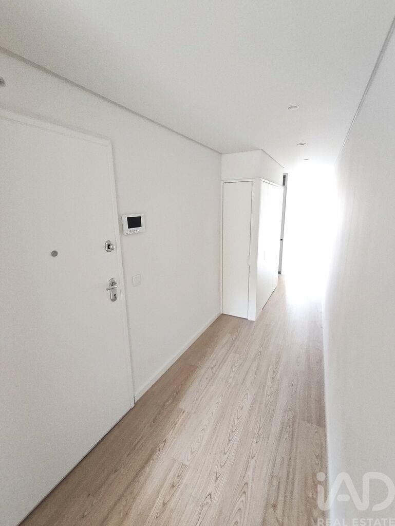 Apartment in Lordelo do Ouro - Image 4