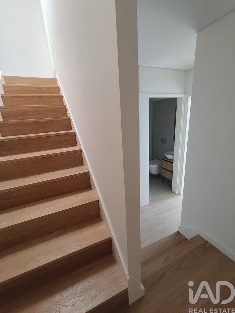 Apartment in Lordelo do Ouro - Image 2