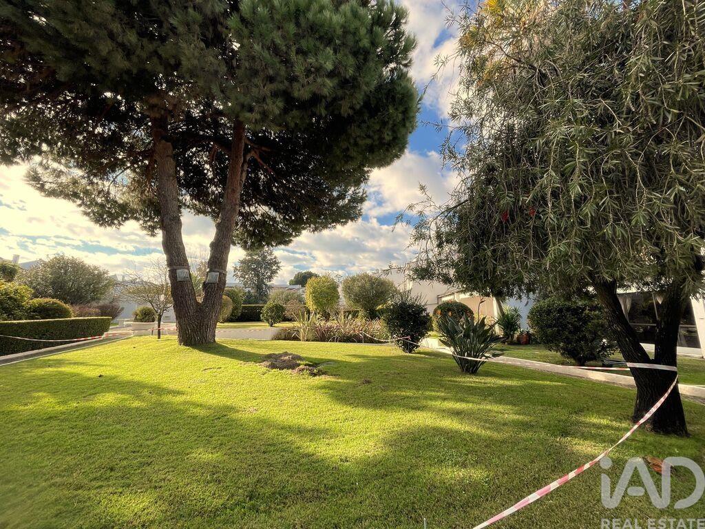 House in Corroios - Image 5