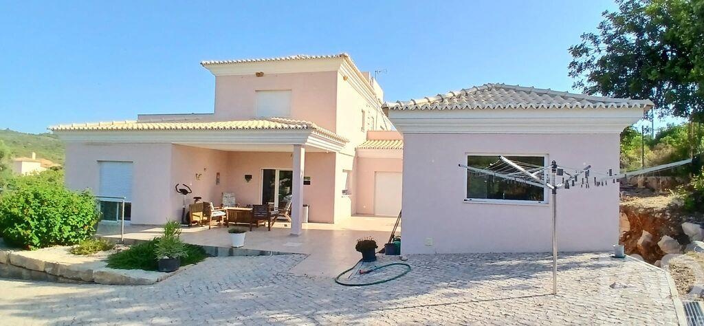 House in Vale da Rosa - Image 3
