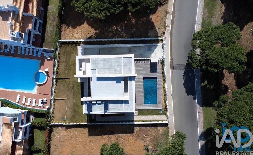 House in Oura - Image 5