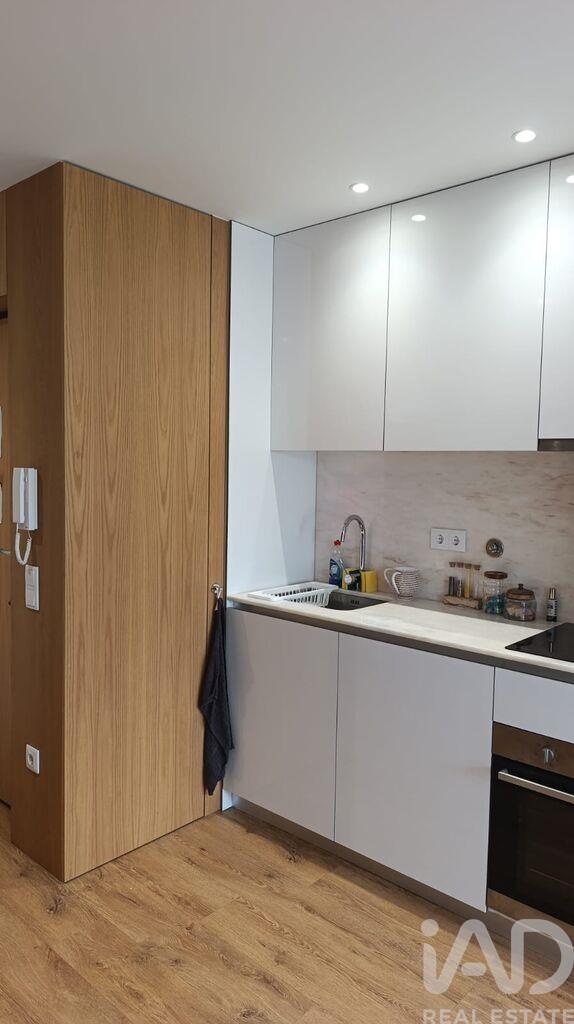 Apartment in Paranhos - Image 5