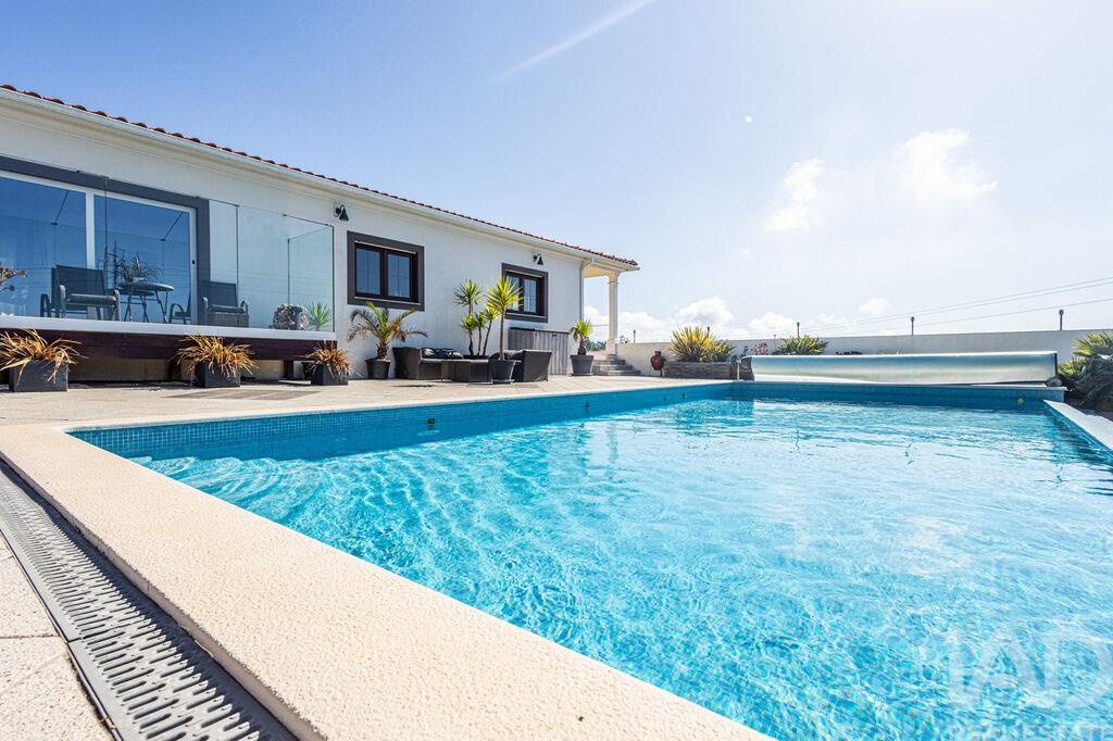 House in Barrio - view 1