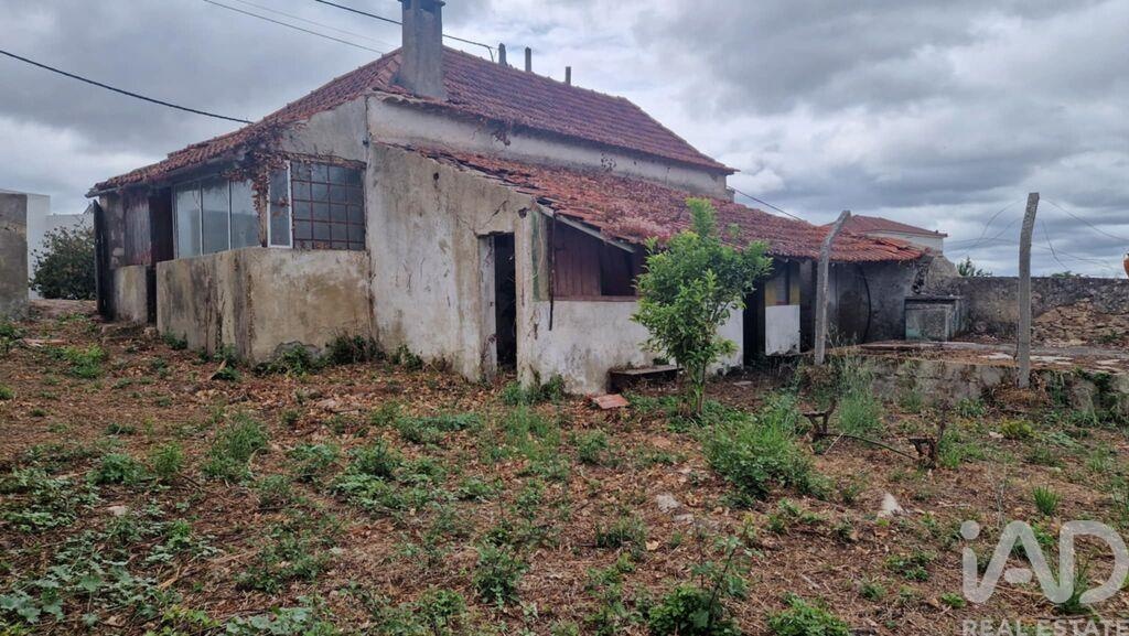 House in Batalha - view 1