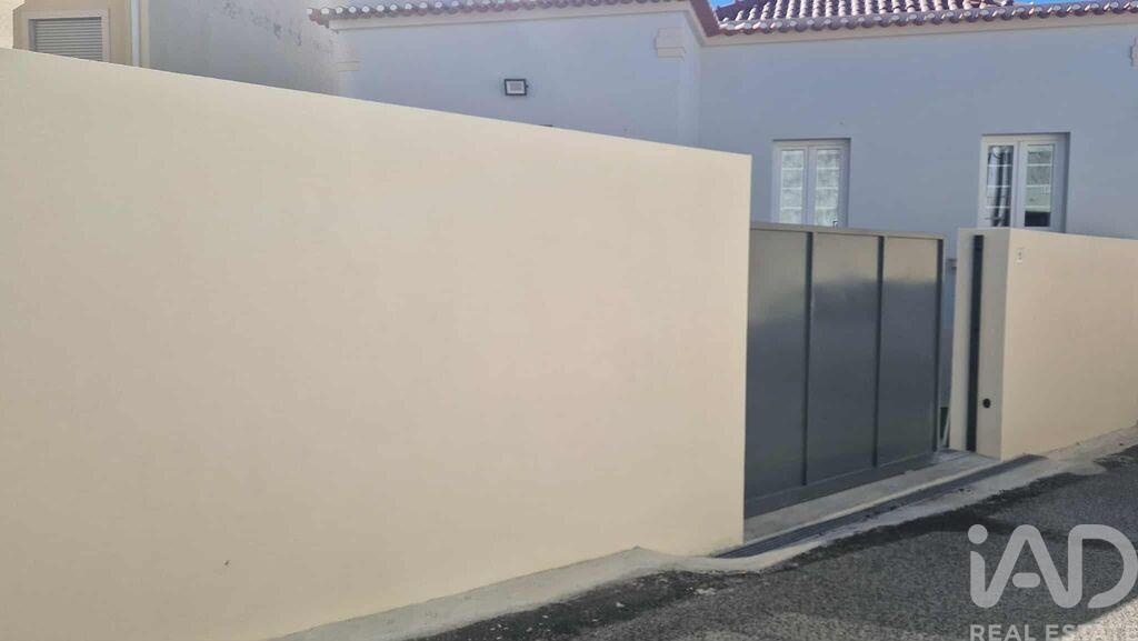 House in Valado de Frades - view 1