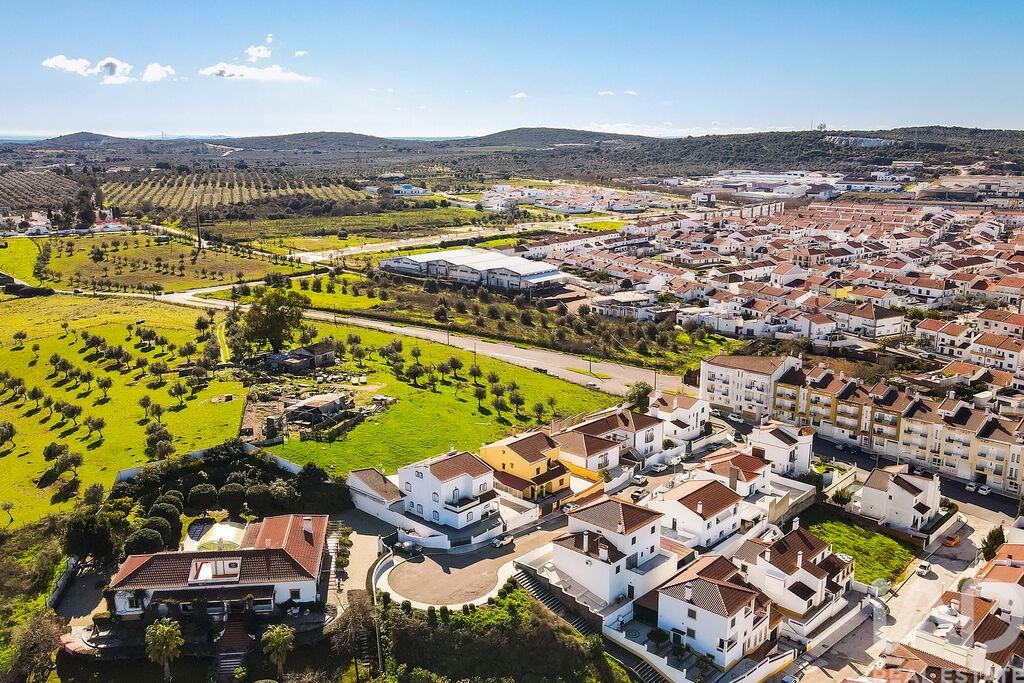 House in Vila Vicosa - Image 5