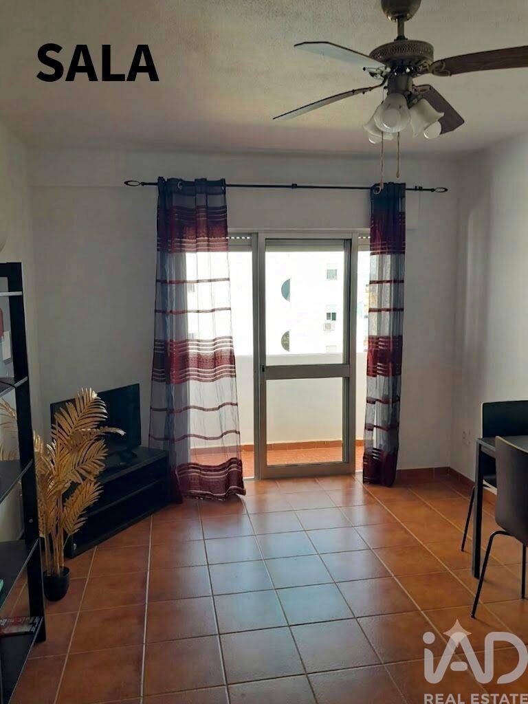 Apartment in Quarteira - Image 4