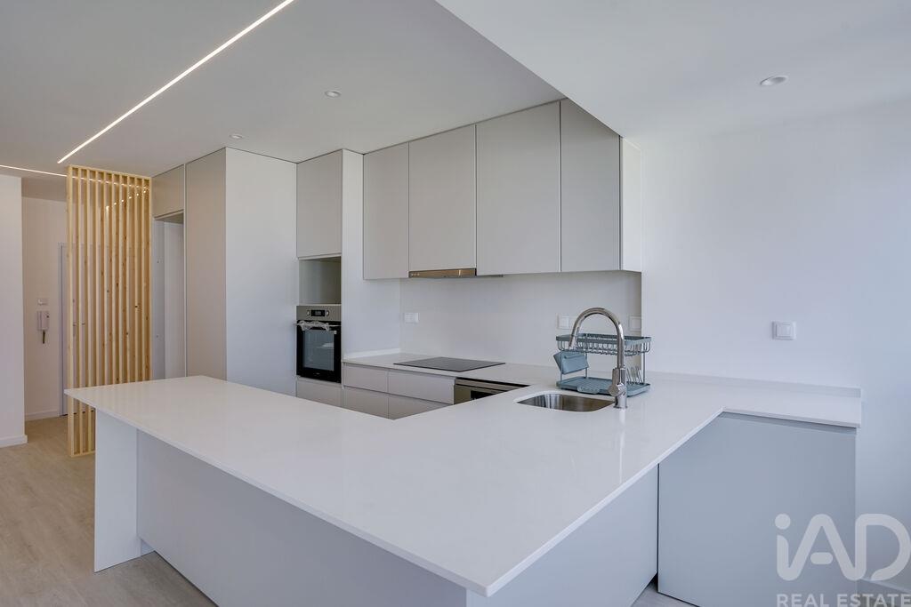 Apartment in Olivais - Image 3