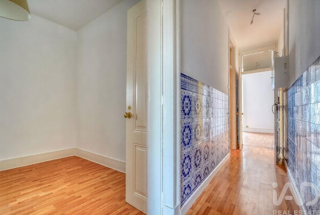 Apartment in Lisbon - Image 2