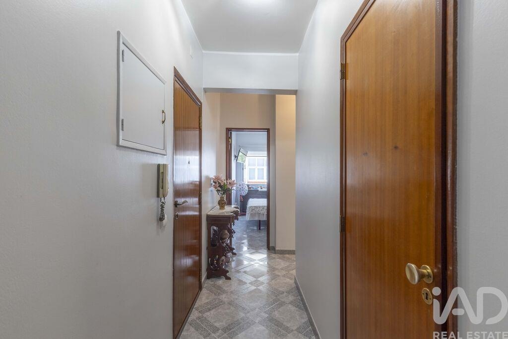 Apartment in Costa da Caparica - Image 5