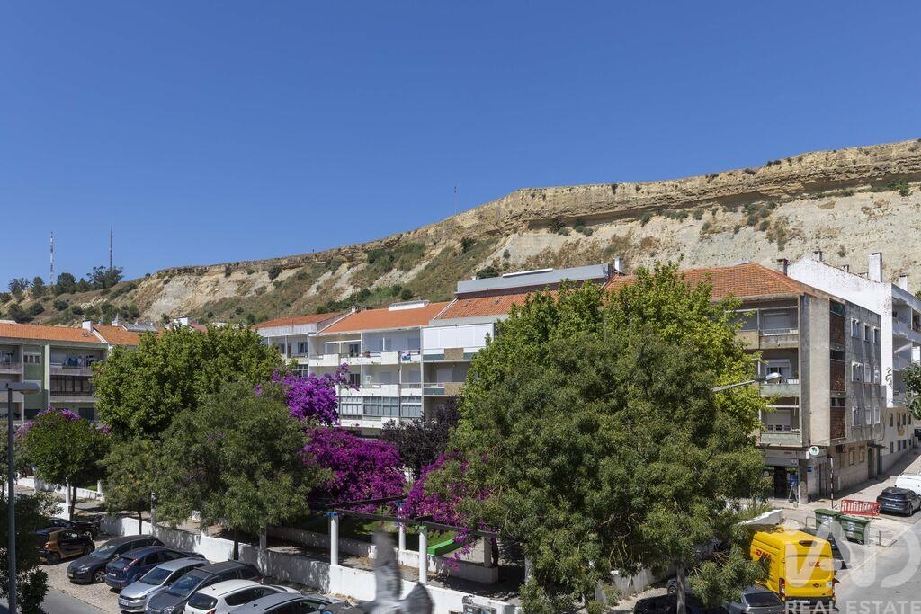 Apartment in Costa da Caparica - Image 2