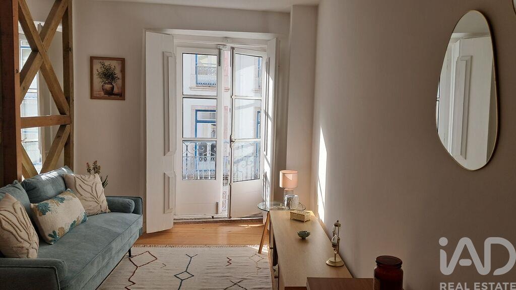 Apartment in Santa Maria Maior - view 1