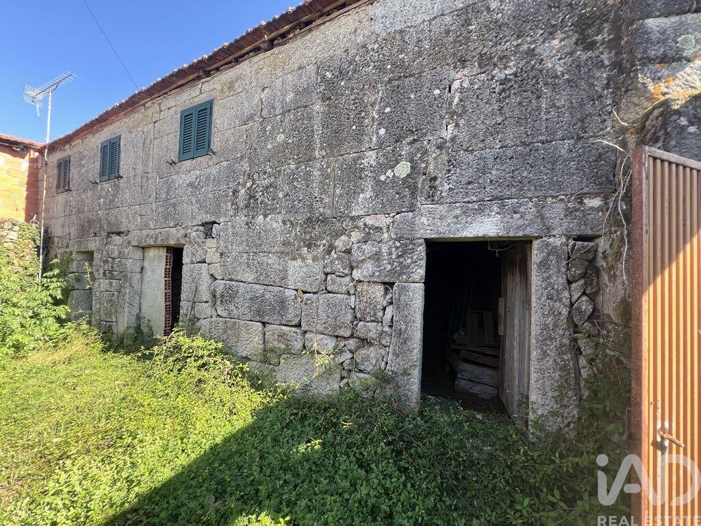 House in Santa Cruz da Trapa - Image 5