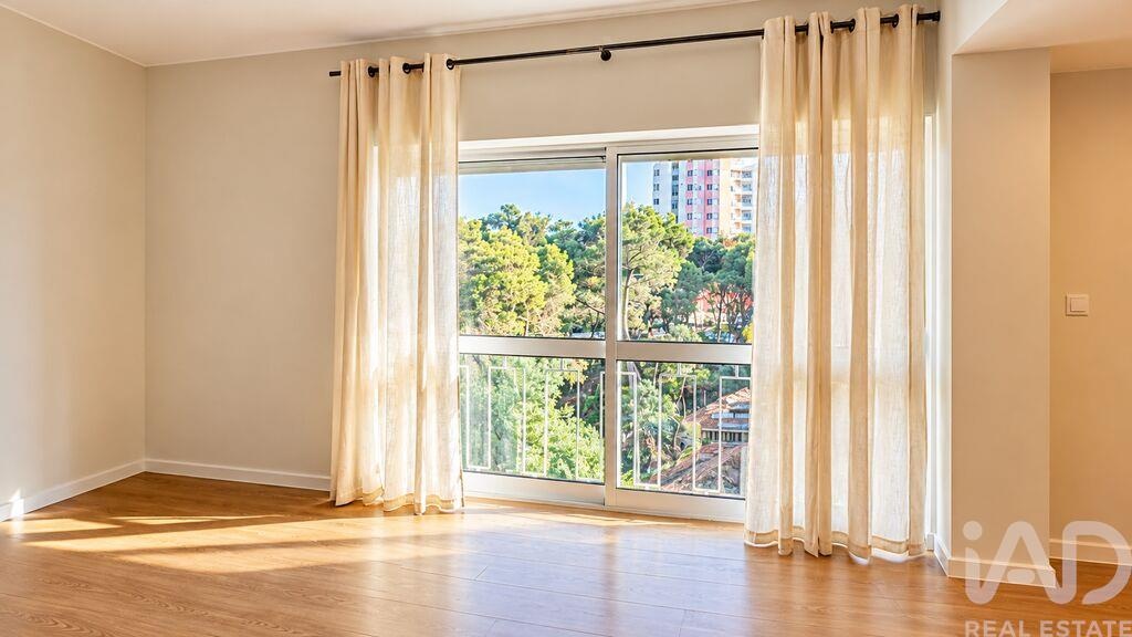 Apartment in Cascais - view 1
