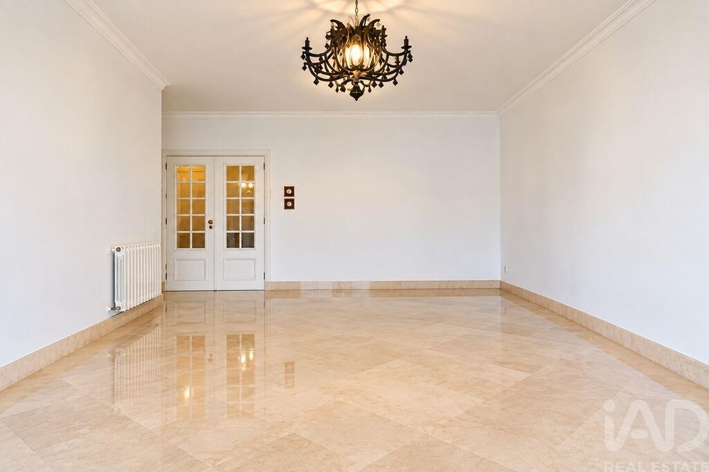 Apartment in Cascais - Image 5