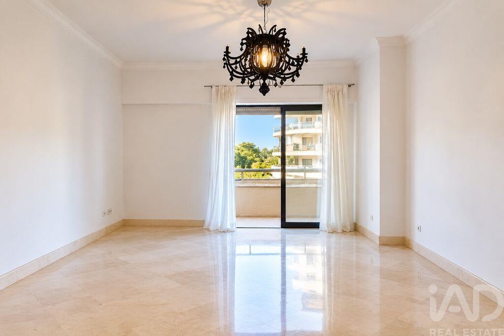 Apartment in Cascais - Image 4