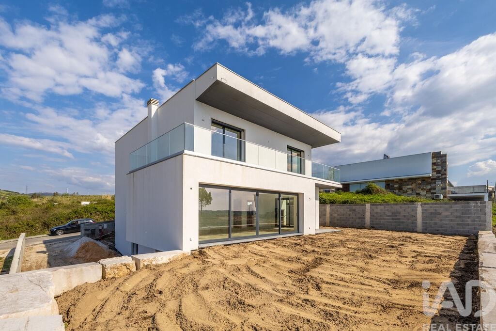 House in Batalha - Image 3