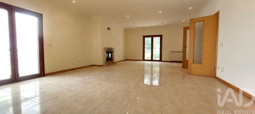 House in Porto de Mos - Image 3