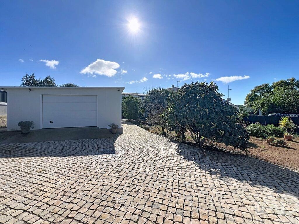 House in Moncarapacho - Image 2